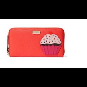 EUC Kate Spade orange wallet with cupcake
